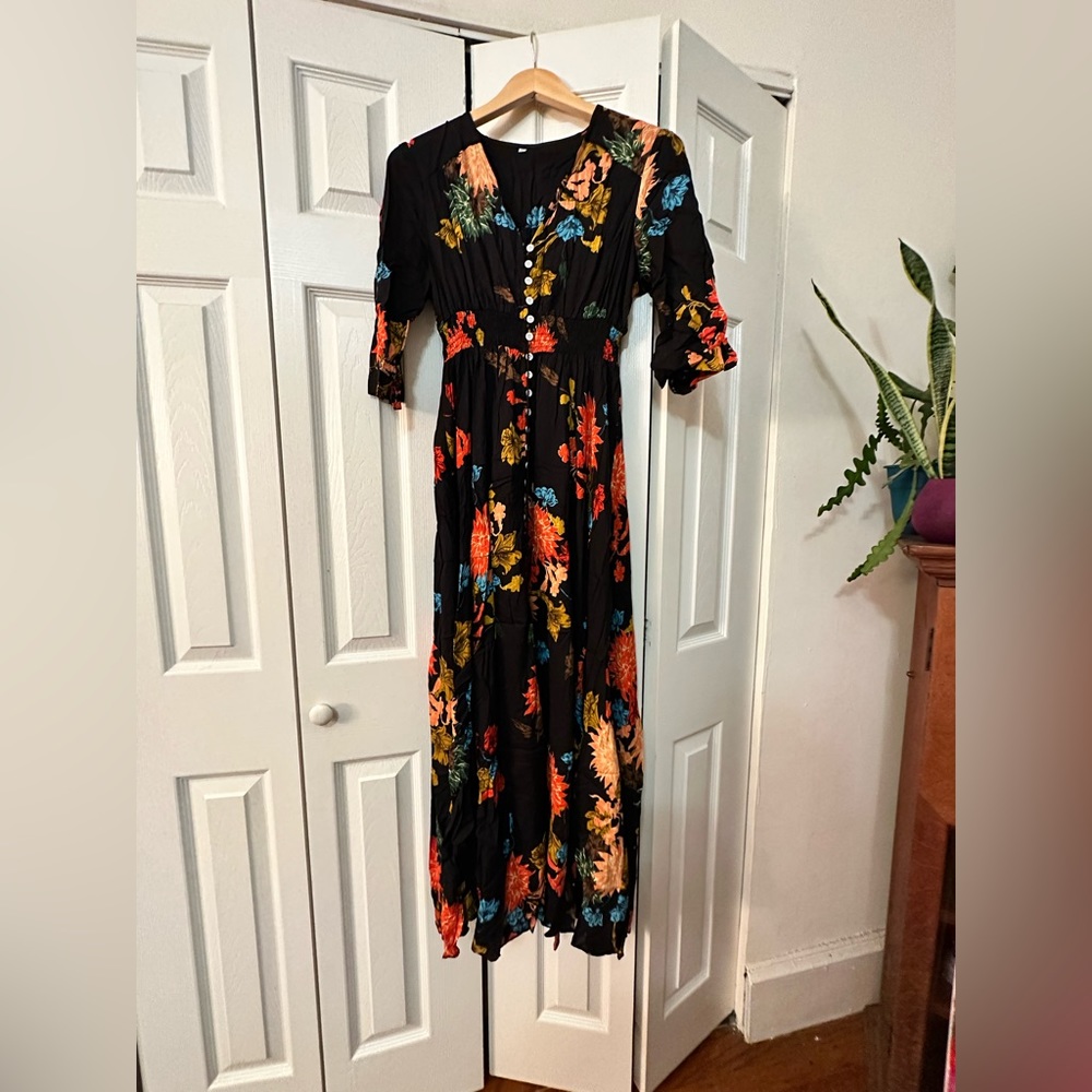 Floral Maxi Dress - Size M - Long Sleeves - Never Worn